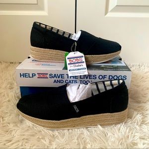 NWT Bobs 9.5 black wedge shoes memory foam